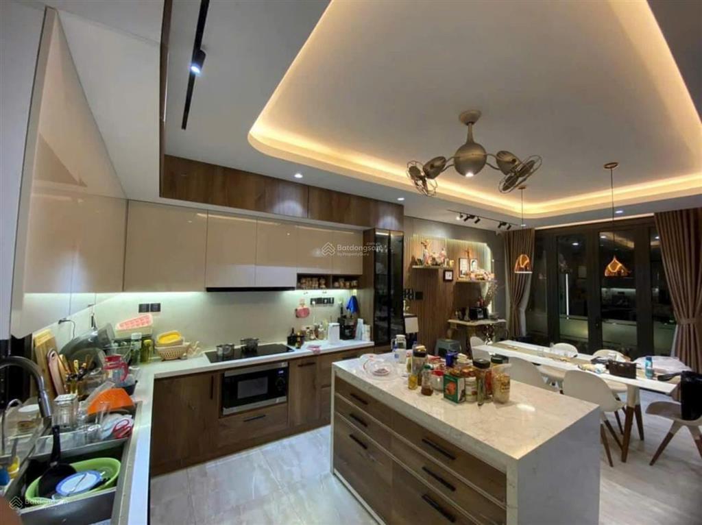Nhà riêng khu nb đường phạm văn hai. dt 7.2m*25m. công nhận 140m2  5 tầng kiên cố. giá 25 tỷ tl