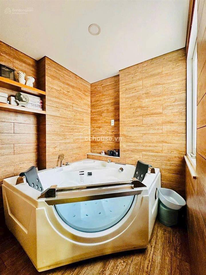 Villas mini đẹp 4 tầng đường huỳnh văn bánh. dt 6,5*14m. nội thất cao cấp. giá 16.8 tỷ tl