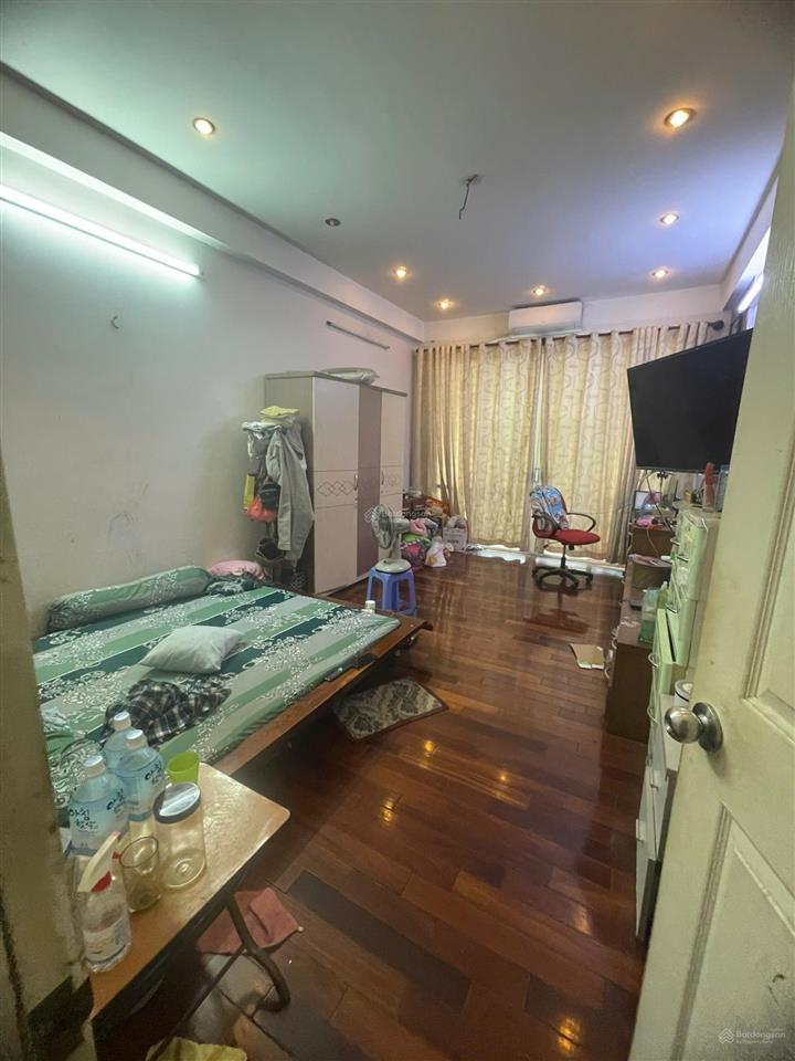 Nhà 4 tầng khu vip thành thái. dt chuẩn 4*19m. khu nb bàn cờ 8m. giá 15,9 tỷ thương lượng