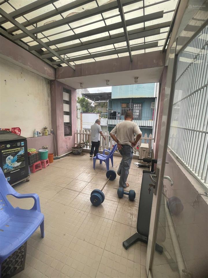 Nhà 4 tầng khu vip thành thái. dt chuẩn 4*19m. khu nb bàn cờ 8m. giá 15,9 tỷ thương lượng