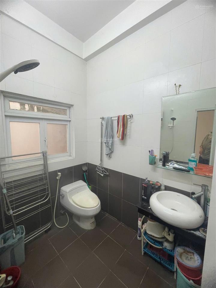 Nhà 4 tầng khu vip thành thái. dt chuẩn 4*19m. khu nb bàn cờ 8m. giá 15,9 tỷ thương lượng