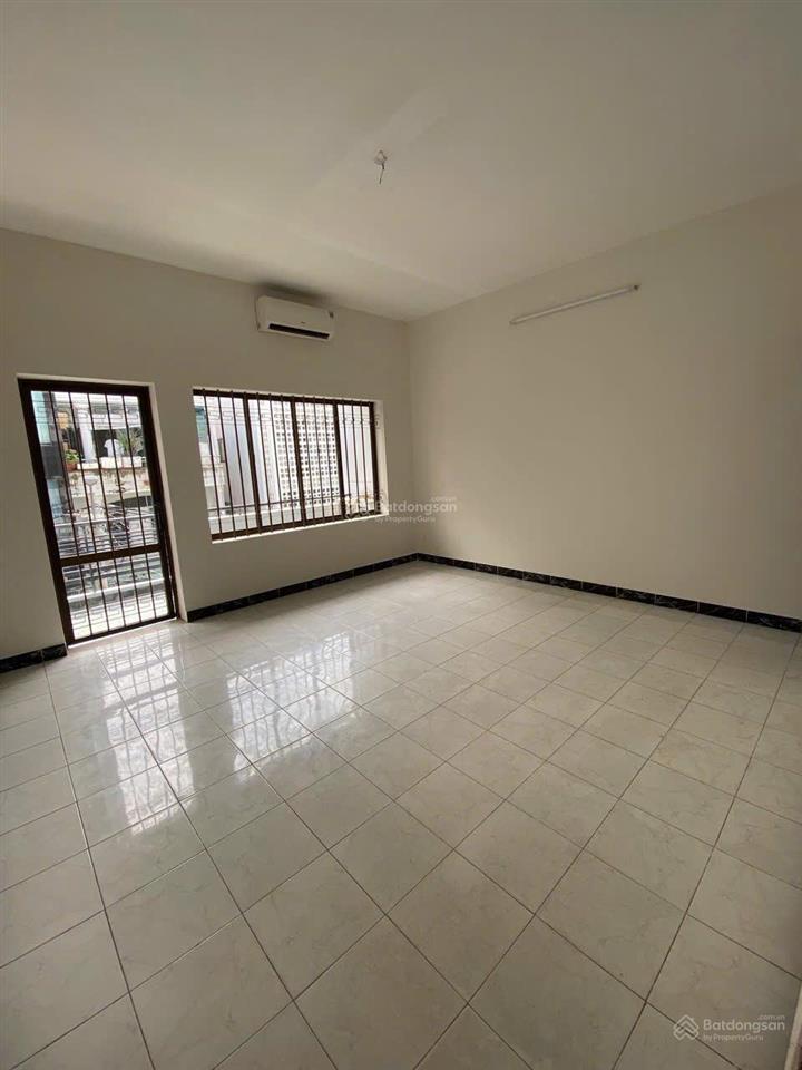 Thông số đẹp 6,1m * 15m nở hậu tài lộc 6,8m  5 tầng  đường cách mạng tháng 8. giá 20 tỷ tl