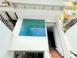 Building mini đường sư vạn hạnh  1 hầm + 5 tầng  thang máy. giá bán 35,9 tỷ thương lượng