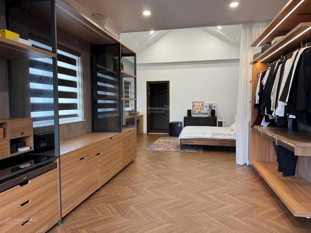 Villas cao cấp quận 10. diện tích chuẩn 6m*18m. hầm  4 tầng sân thượng. chính chủ bán 34 tỷ tl