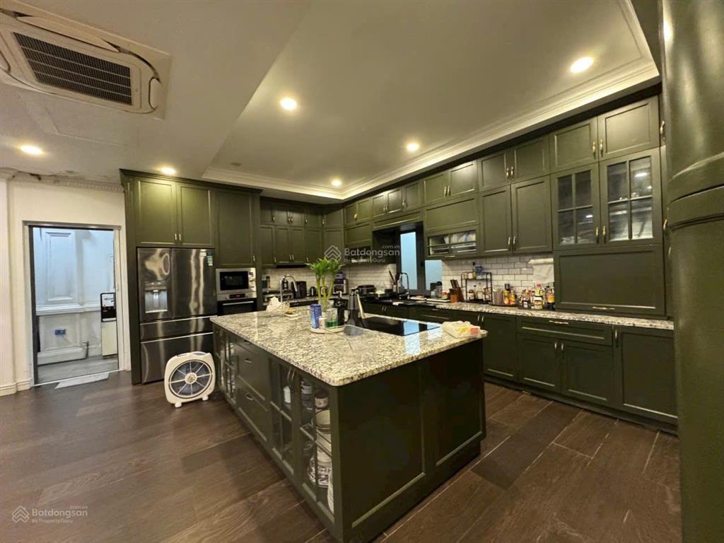 Villas cao cấp quận 10. diện tích chuẩn 6m*18m. hầm  4 tầng sân thượng. chính chủ bán 34 tỷ tl