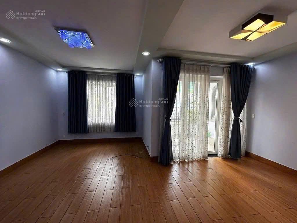 Giá sốc! nhà 2 mặt tiền hxh ngay đường 3/2. trệt  3 lầu. dt 4*19m. giá 14 tỷ