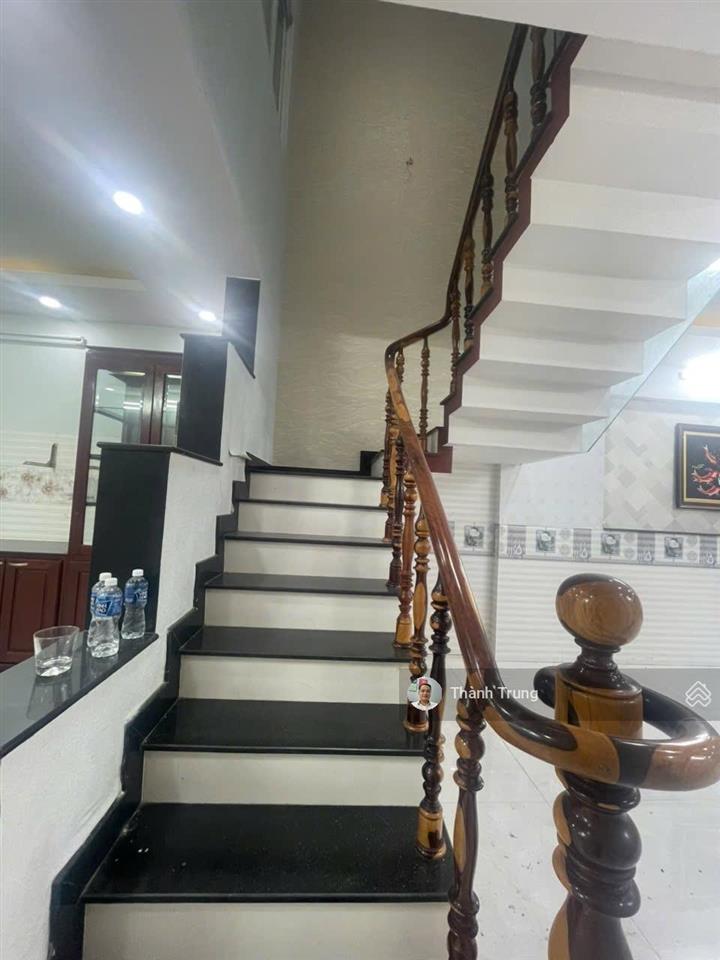 Bán căn nhà 1 trệt 2 lầu hxh nguyễn duy trinh, quận 2. 139m2 sàn, ô tô đỗ trước cửa giá còn tl