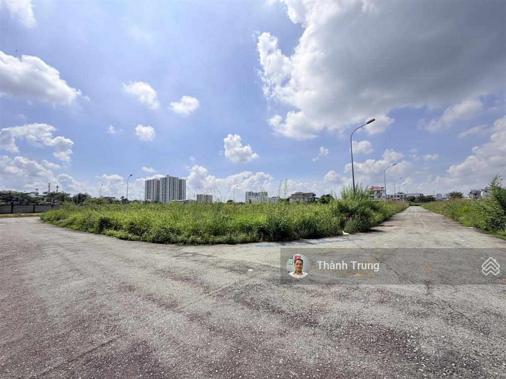 Chính chủ gửi bán nền biệt thự góc 2 mặt tiền vị trí đẹp, giá chỉ 23,8 tỷ. sổ hồng riêng hỗ trợ vay