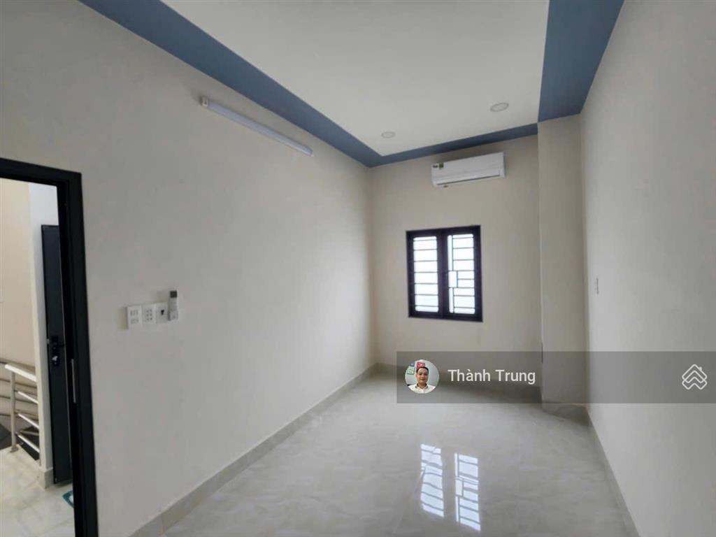 Bán căn nhà 2 mặt tiền đường ô tô, gần vincom quận 9. 1 trệt 1 lầu 3 pn, giá chỉ 5 tỷ 680tr tl