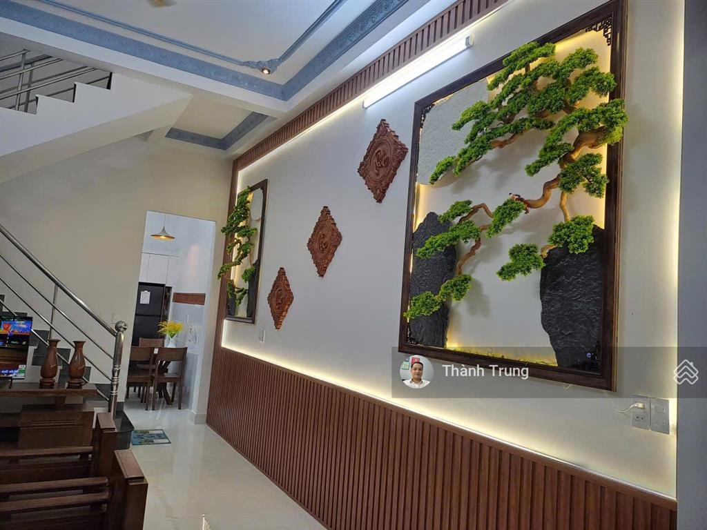 Bán căn nhà 2 mặt tiền đường ô tô, gần vincom quận 9. 1 trệt 1 lầu 3 pn, giá chỉ 5 tỷ 680tr tl