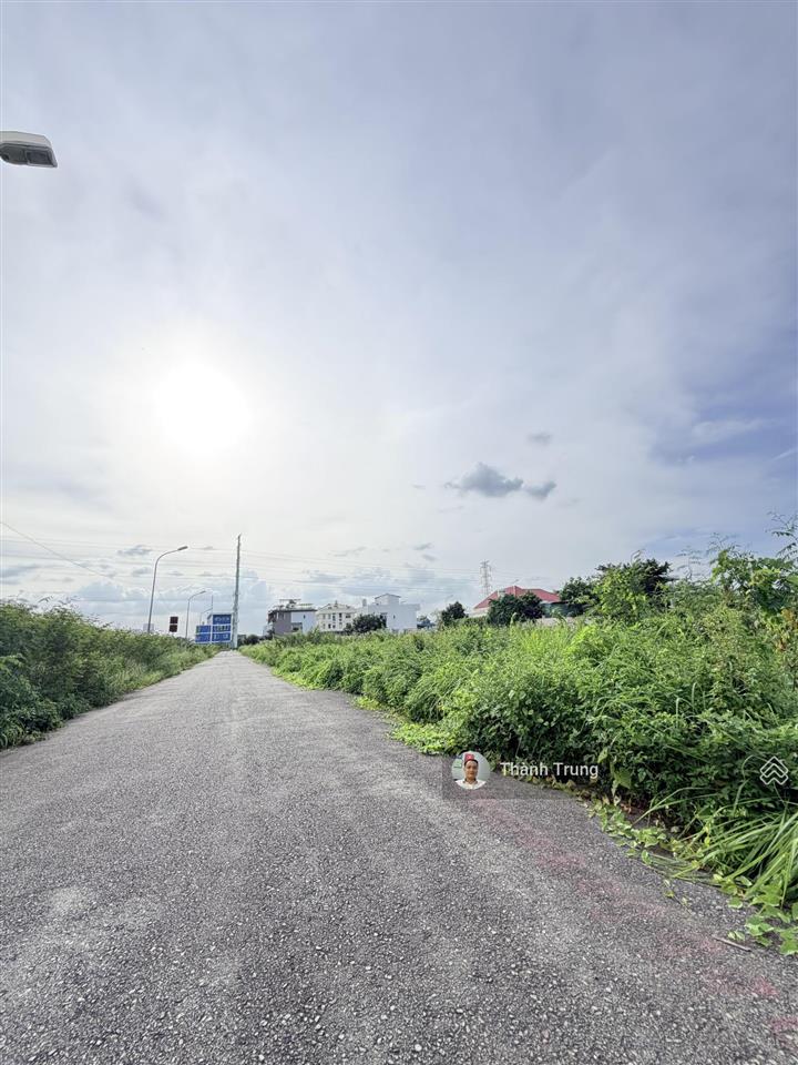 Bán lô d mặt view sông, hướng đông nam mát mẻ, giá 93tr/m2 tl rẻ nhất trục mặt sông. sổ hồng riêng