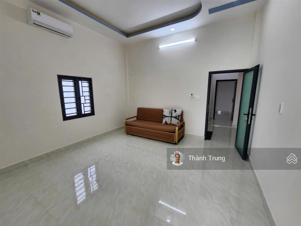 Bán căn nhà 2 mặt tiền đường ô tô, gần vincom quận 9. 1 trệt 1 lầu 3 pn, giá chỉ 5 tỷ 680tr tl