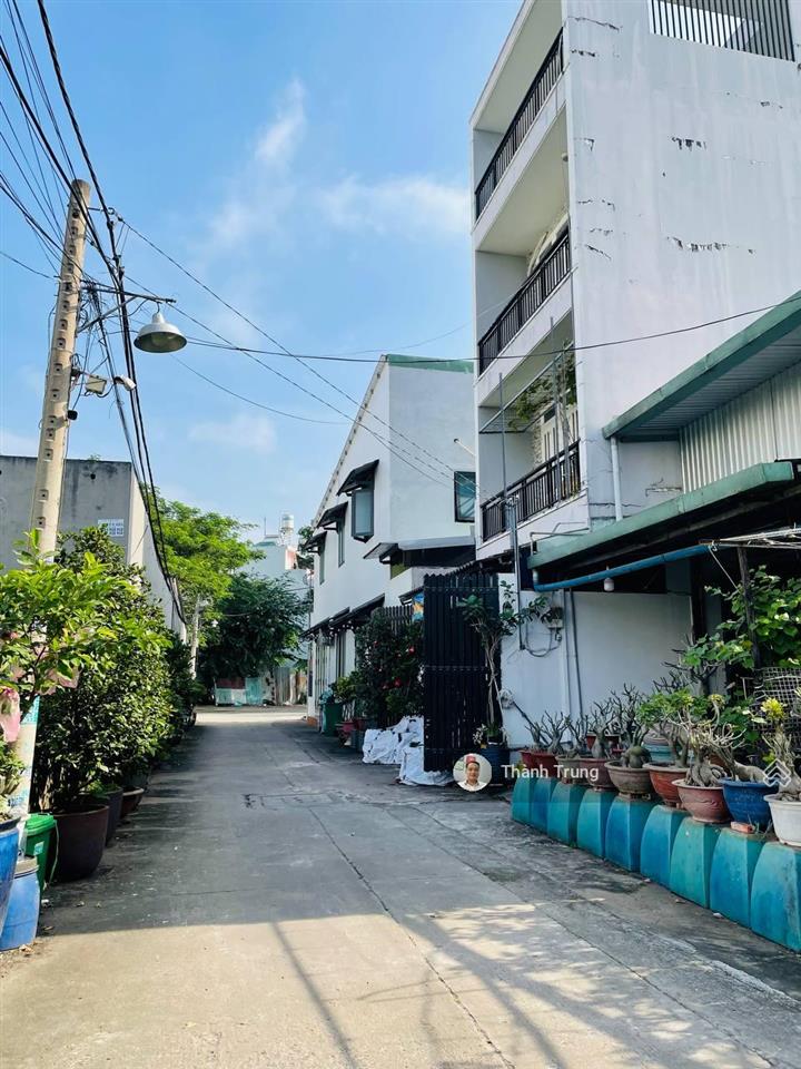Chủ gấp bán trả lãi bank, bán lô đất hẻm xe hơi đường số 5, btt quận 2. 5m x 20,5m giá chỉ 7 tỷ.