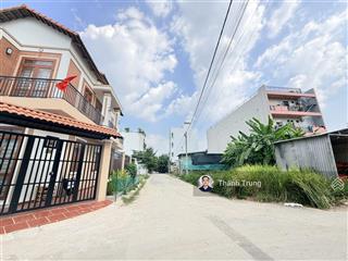 Bán nền đất góc 2 mặt tiền khu sam sung, kế bên khu công nghệ cao. 98m2 giá chỉ 7,1 tỷ thương lượng