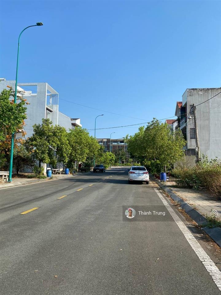 Chính chủ bán căn nhà mặt tiền đường số 8, nrc liền kề the global city. rẻ bằng giá đất khu vực