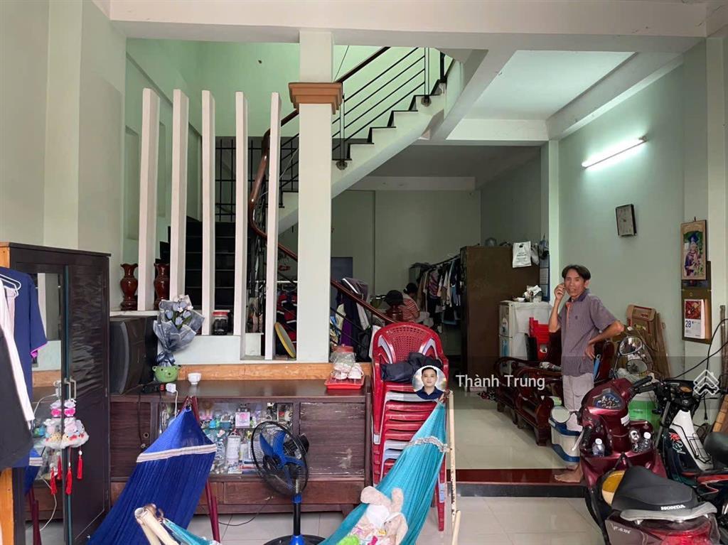 Bán gấp nhà 3 tầng ngay khu nam hoà, vị trí trung tâm. 5x15 sổ hồng hoàn công giá chỉ 8,8 tỷ