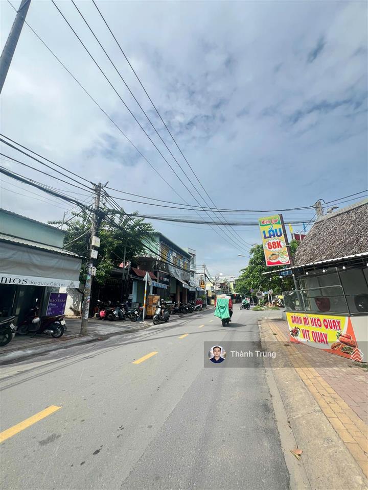 Cần bán gấp căn nhà mặt tiền kinh doanh đường 297, vị trí gần đại học văn hoá. 9,4 tỷ tl.