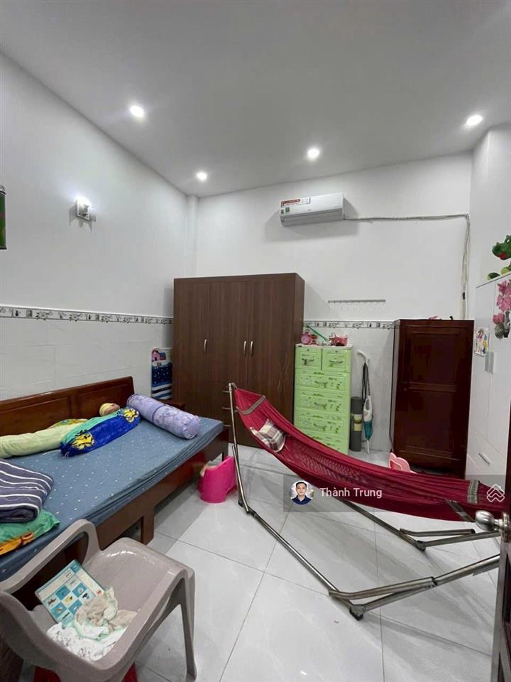 Chủ đang gấp bán, căn nhà đẹp hxh gần chợ 339. 1 trệt 1 lầu, 3 pn giá chỉ 6,5 tỷ còn thương lượng
