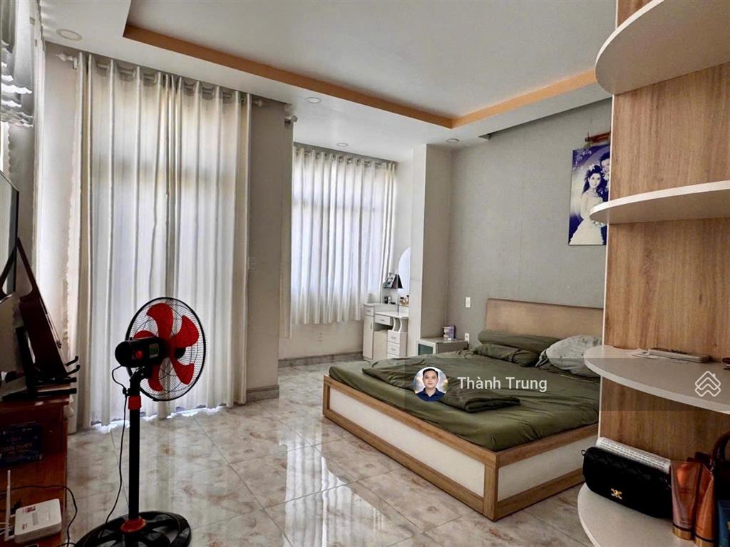 Căn này chủ giảm mạnh 2 tỷ bán nhanh trong tuần. nhà góc 2 mặt tiền đường số 11. 1t 2l, 3pn  4wc