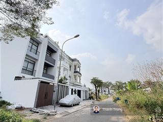 Chủ gửi đang gấp bán, nền đất dự án thời báo kinh tế, 8x20m. 160m2 giá chỉ 61tr/m2. sổ hồng riêng