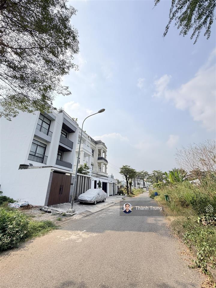 Bán gấp giá tốt hơn 1 tỷ, nền đất da thời báo kinh tế, 8x20m. 160m2 giá chỉ 9,5 tỷ. sổ hồng riêng