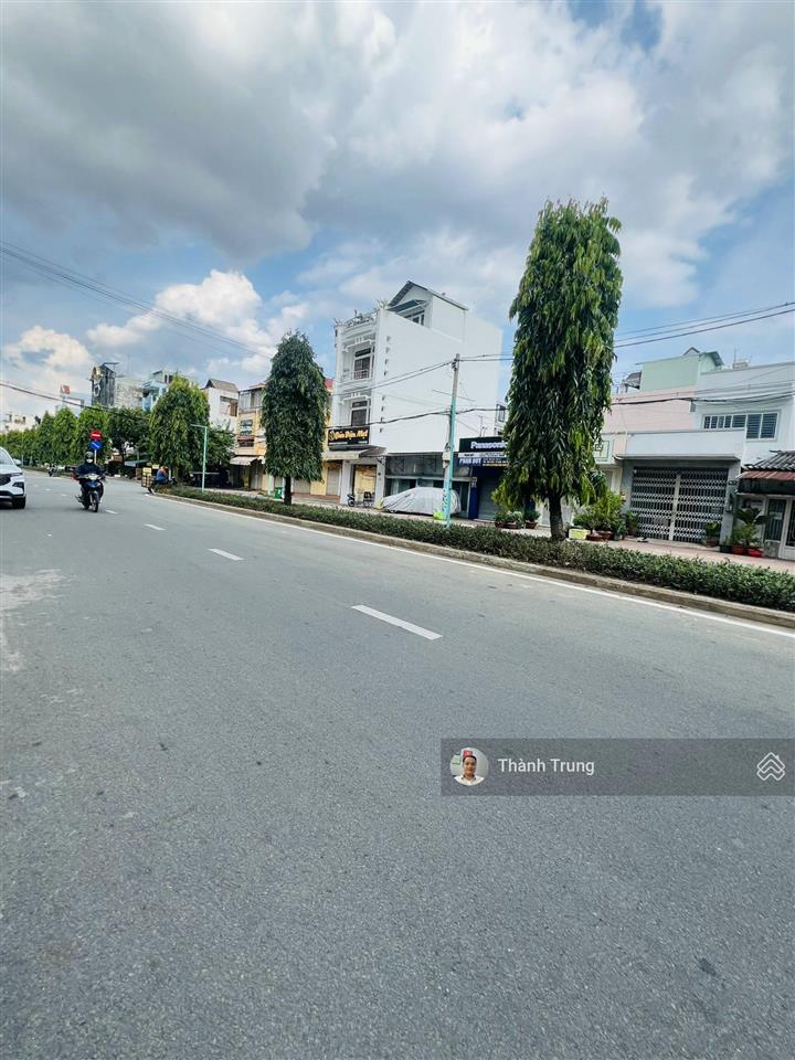 Gấp bán, chủ rất thiện chí bán căn nhà mặt tiền đại lộ ii, phước bình, gần chợ, giá chỉ 12,3 tỷ tl