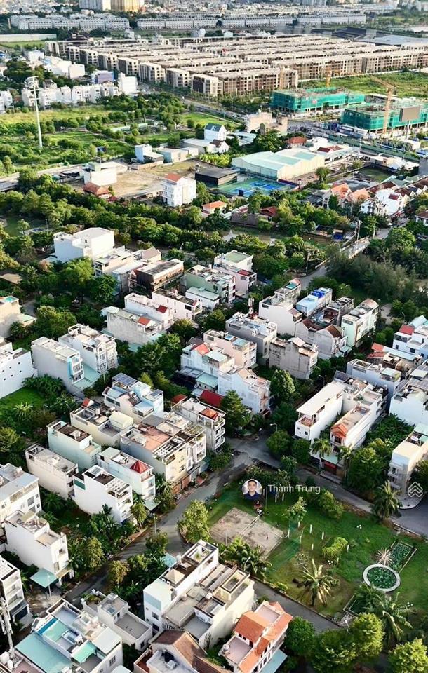 Bán lô đất đẹp mới ra thị trường mặt tiền đường d2 (16m) giá chỉ 9,6 tỷ. có hỗ trợ vay