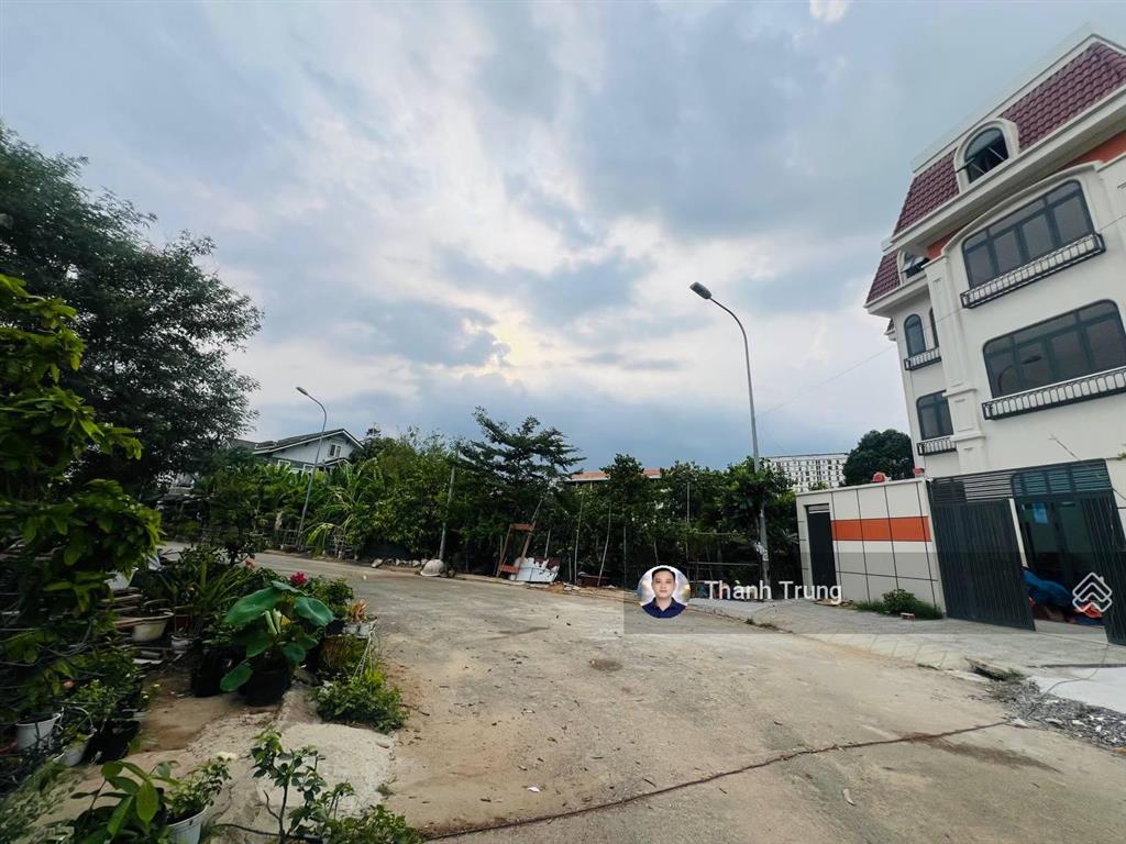 Bán gấp đất biệt thự khu phú nhuận 69tr/m2. vị trí đẹp, gần the global city. sổ hồng riêng