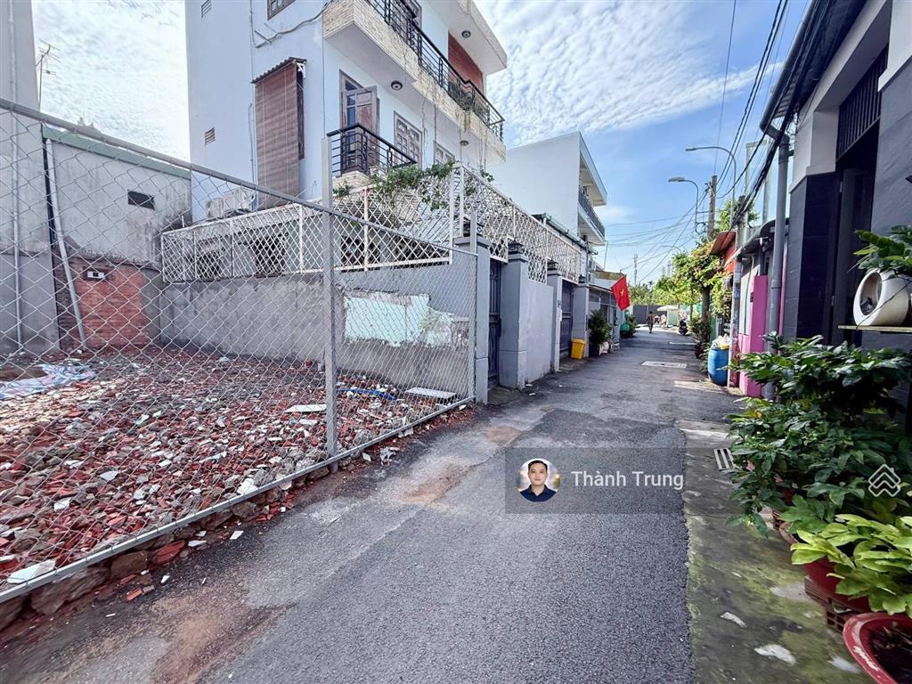 Bán lô đất đẹp mặt tiền đường khu thảo điền, quận 2. mặt tiền rộng 8m vuông vức, sổ sẵn tại nhà