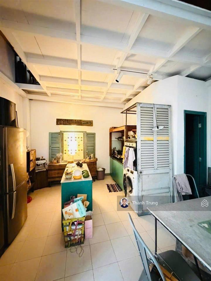 Bán căn nhà góc 2 mặt tiền đường số 61, thảo điền  quận 2. đường ô tô thông, giá chỉ 9,9 tỷ còn tl