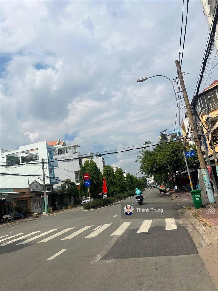 Gấp bán, căn nhà mặt tiền đại lộ 2 phước long, gần chợ, giá chỉ 12 tỷ còn tl. vị trí đẹp