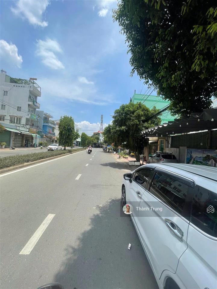 Gấp bán, căn nhà mặt tiền đại lộ 2 phước bình, gần chợ, giá chỉ 12 tỷ còn tl giá tốt, vị trí đẹp