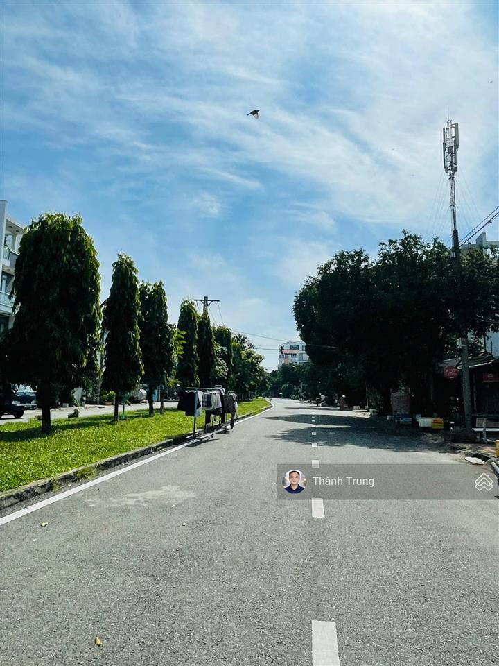 Bán gấp căn nhà mặt tiền kinh doanh đường đại lộ 3 phước bình, giá chỉ 11 tỷ còn thương lượng