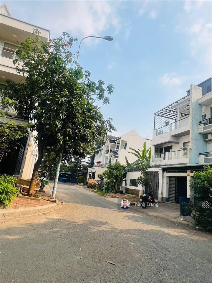 Về giá 9,9 tỷ bán nhanh căn nhà phố 4 tầng tại kdc nam long, q9. nhà trống vào ở ngay