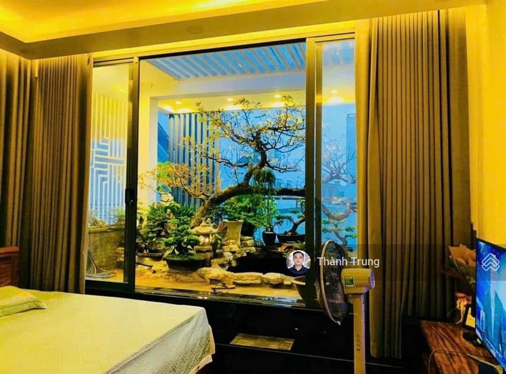 Bán căn nhà góc 2 mặt tiền hẻm xe hơi  nhà đẹp như hình  giá chỉ 6,4 tỷ. gần chợ, gần trường học.