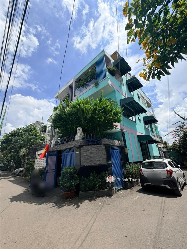 Bán căn nhà góc 2 mặt tiền hẻm xe hơi  nhà đẹp như hình  giá chỉ 6,4 tỷ. gần chợ, gần trường học.