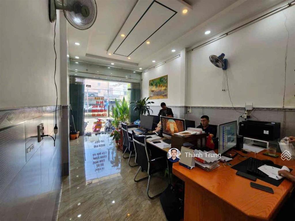 Gấp bán, căn nhà mặt tiền đại lộ 2 phước bình, gần chợ, giá chỉ 11,9 tỷ còn tl giá tốt, vị trí đẹp