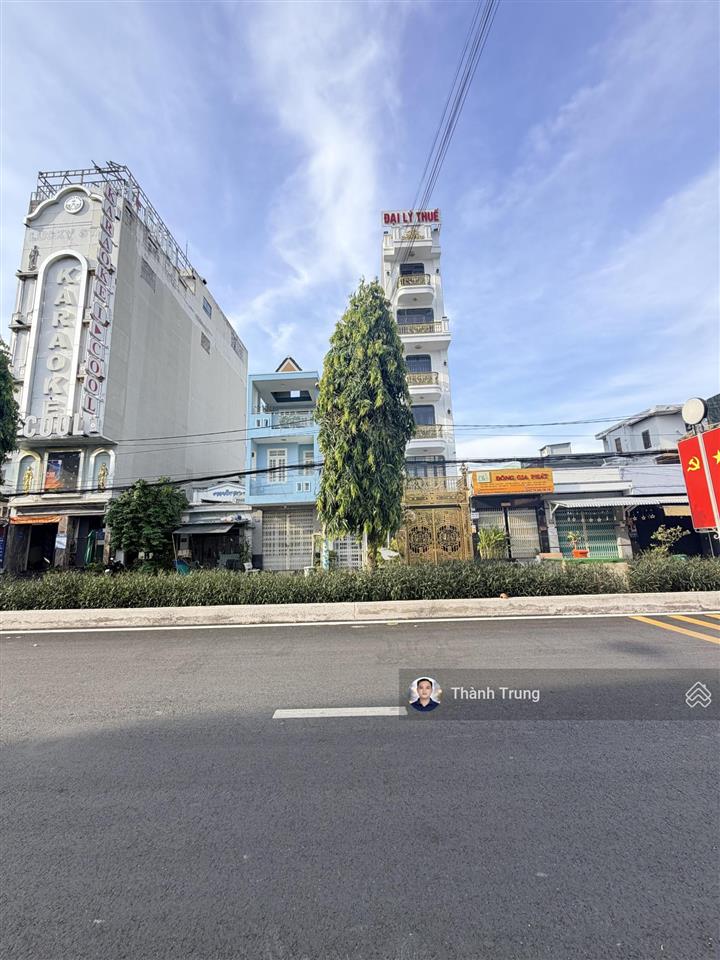 Gấp bán, căn nhà mặt tiền đại lộ 2 phước bình, gần chợ, giá chỉ 11,9 tỷ còn tl giá tốt, vị trí đẹp