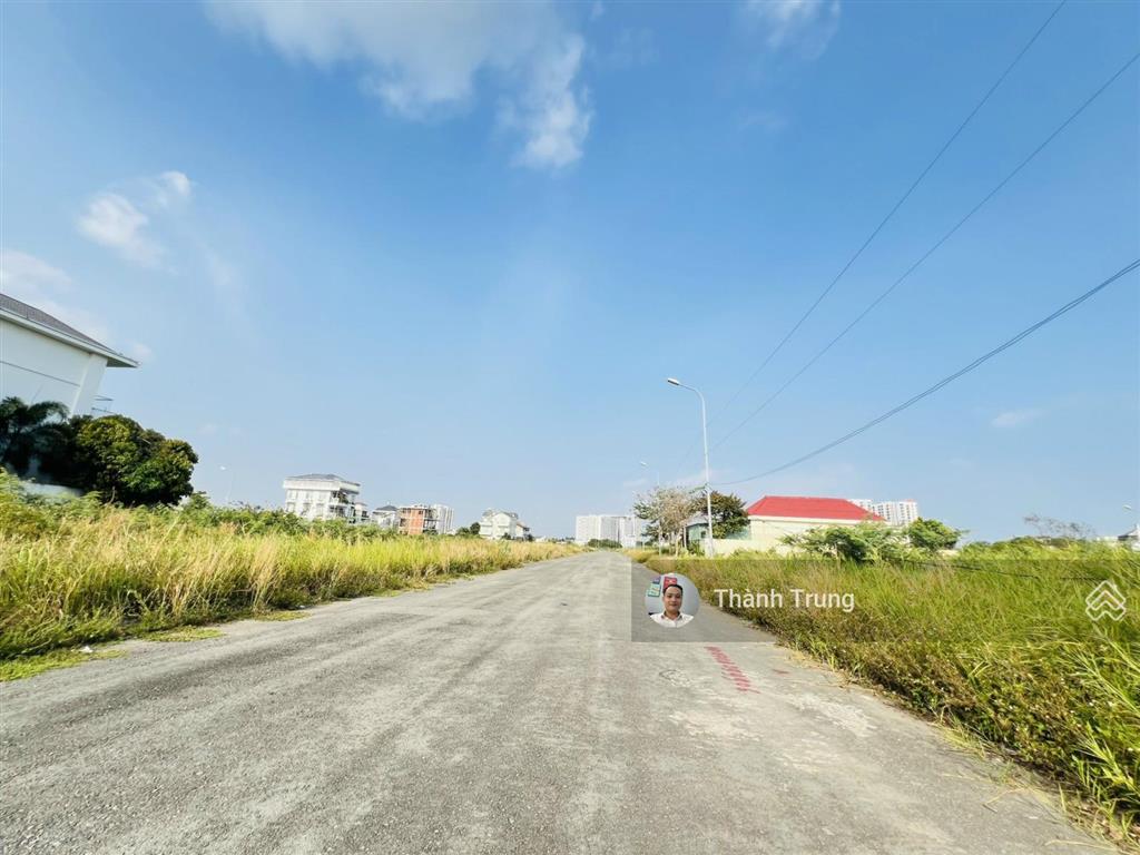 Bán lô d mặt view sông, hướng đông nam mát mẻ, giá 90tr/m2 giá hời trục mặt sông. sổ hồng riêng