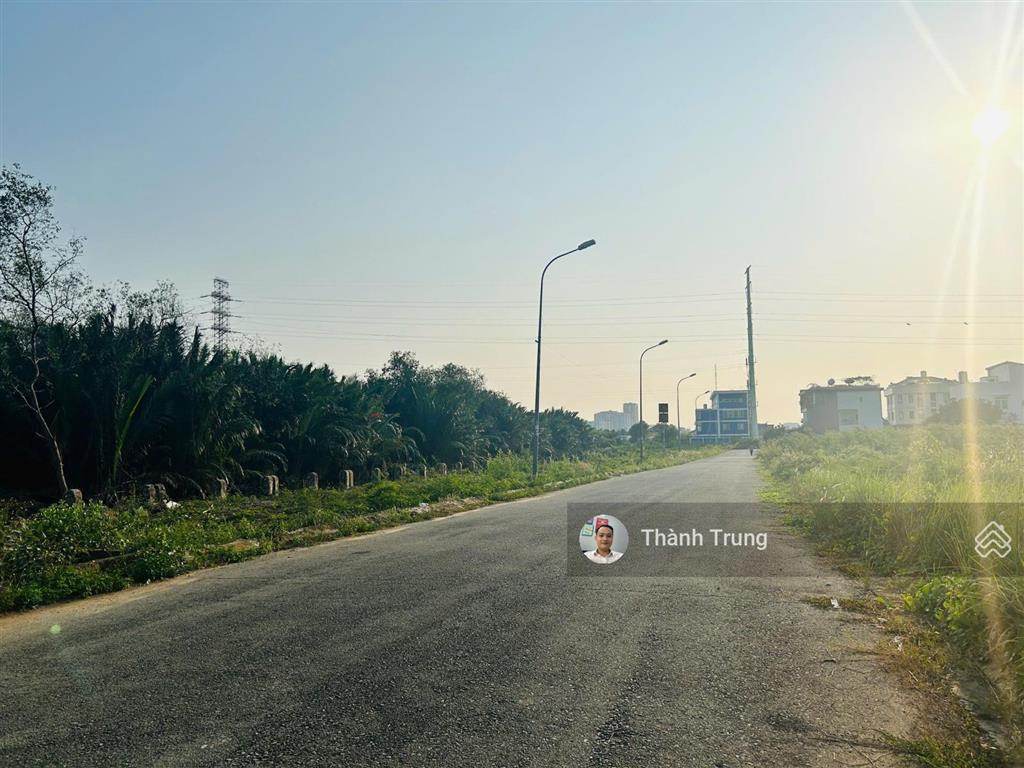 Bán lô d mặt view sông, hướng đông nam mát mẻ, giá 90tr/m2 giá hời trục mặt sông. sổ hồng riêng