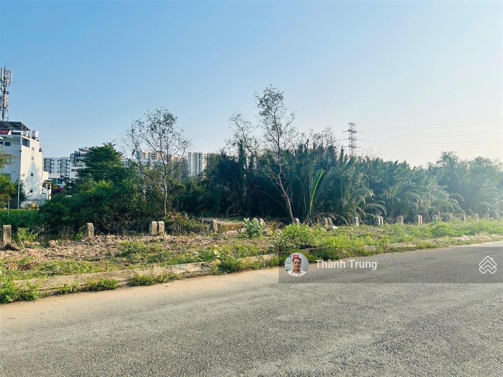 Bán lô d mặt view sông, hướng đông nam mát mẻ, giá 90tr/m2 giá hời trục mặt sông. sổ hồng riêng