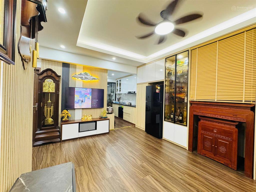 Chính chủ cần bán căn hộ nơ 3  bán đảo linh đàm 76 m 3 ngủ full đồ