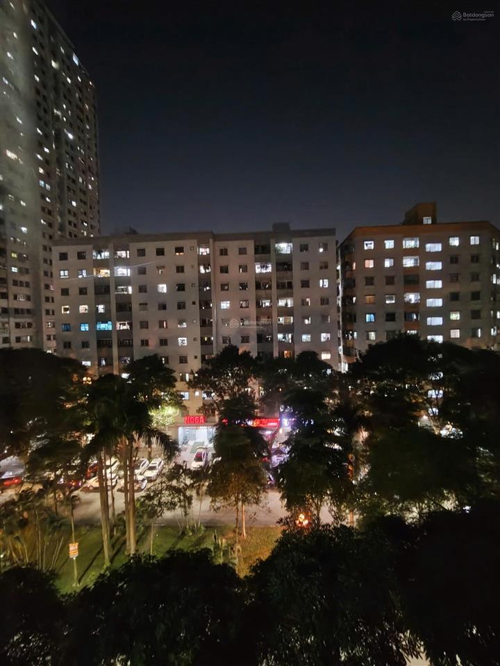 Tôi bán căn hộ nơ 8  bán đảo linh đàm 76 m 3 ngủ 2 vệ sinh . giá 4,2 7 tỷ