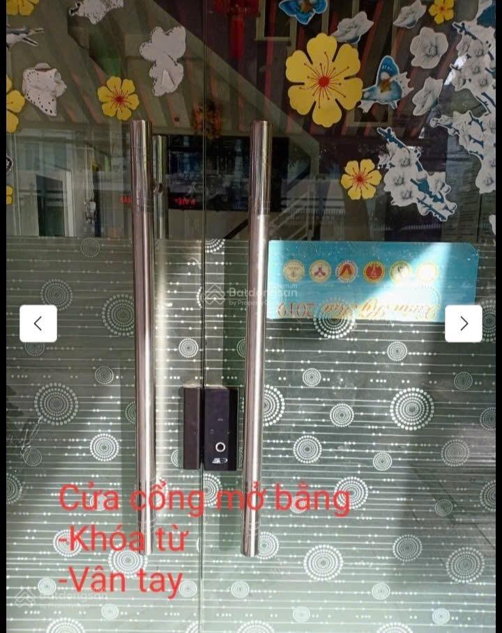Chính chủ cho thuê phòng đủ nội thất ở trung tâm nha trang, cổng mở khóa vân tay giá 2,5tr/tháng