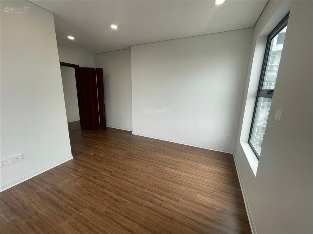 Chính chủ bán căn hộ 2pn  75m2  sẵn sổ, tại bình minh garden, 6,05 tỷ  0982 998 ***