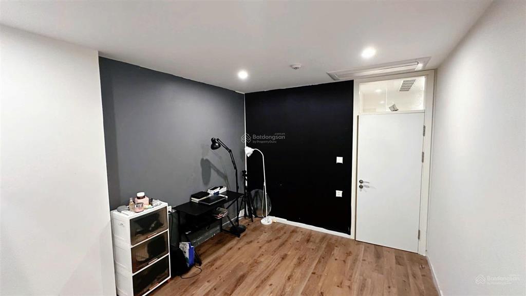 Chính chủ bán căn 2pn view đẹp, 57m2, giá 3,6 tỷ, nội thất đẹp  0982 998 ***