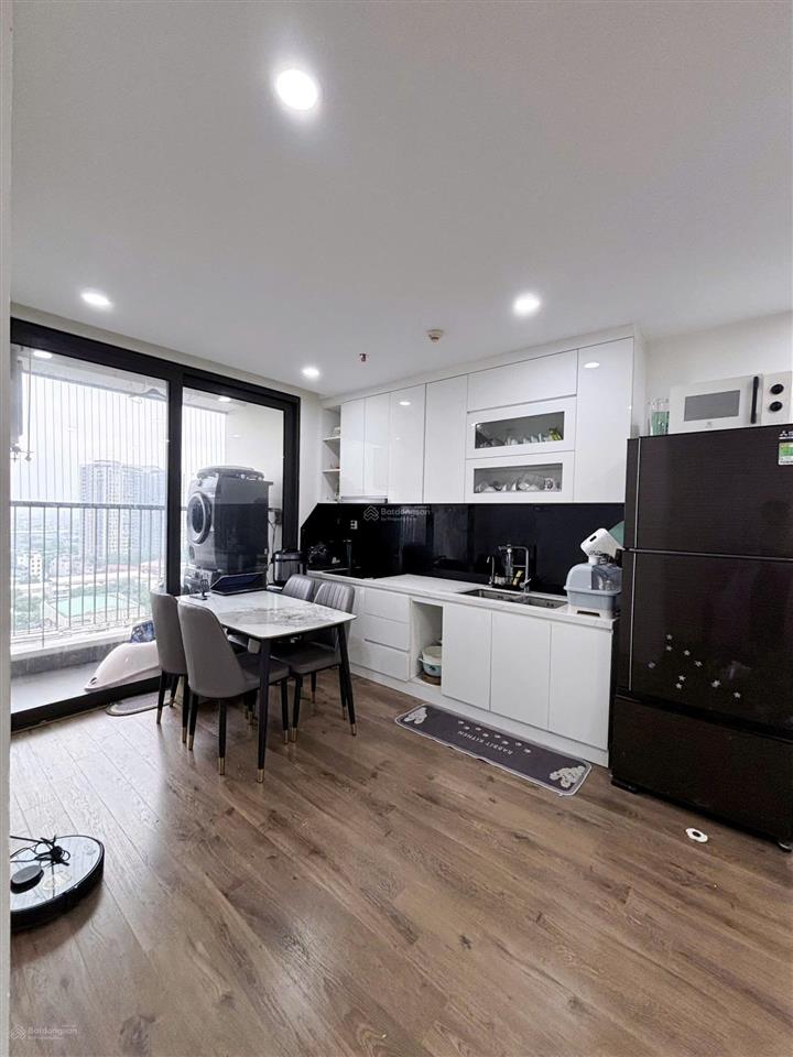 Chính chủ bán căn 2pn view đẹp, 57m2, giá 3,6 tỷ, nội thất đẹp  0982 998 ***