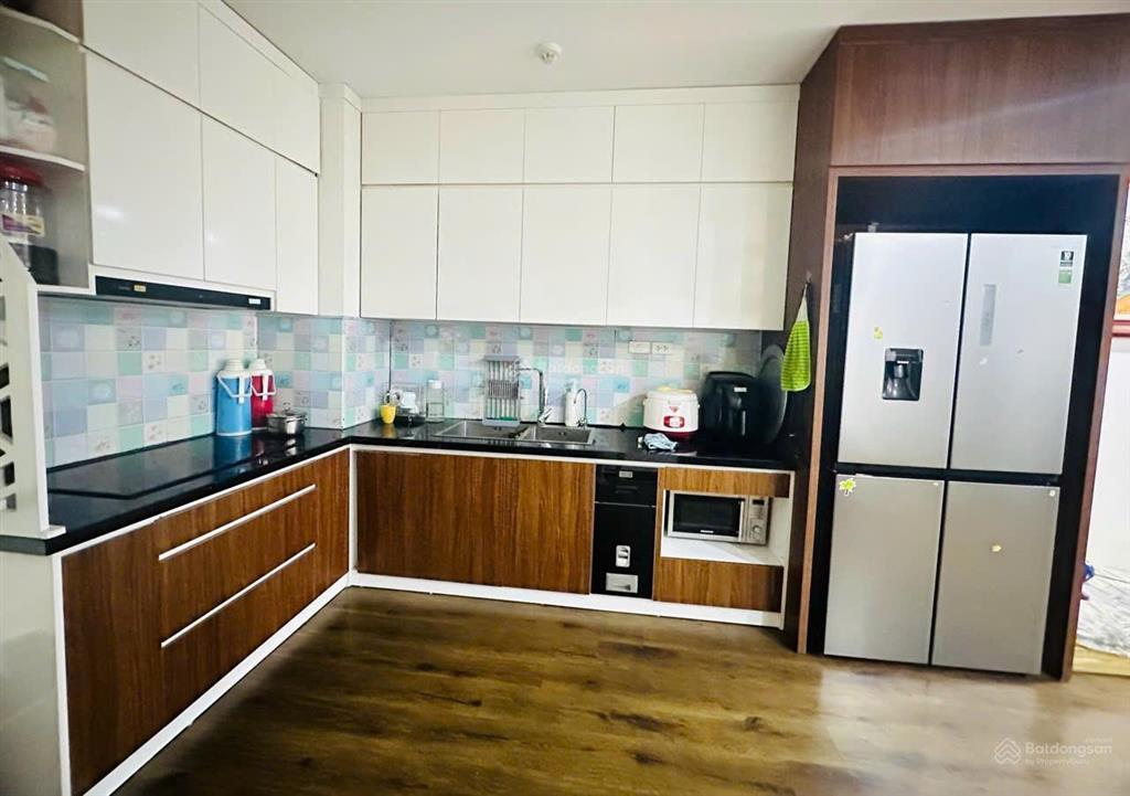 Cam kết rẻ nhất toà, cần bán gấp căn hộ 2n2vs, 70m2. giá 4.1 tỷ toà thăng long capital