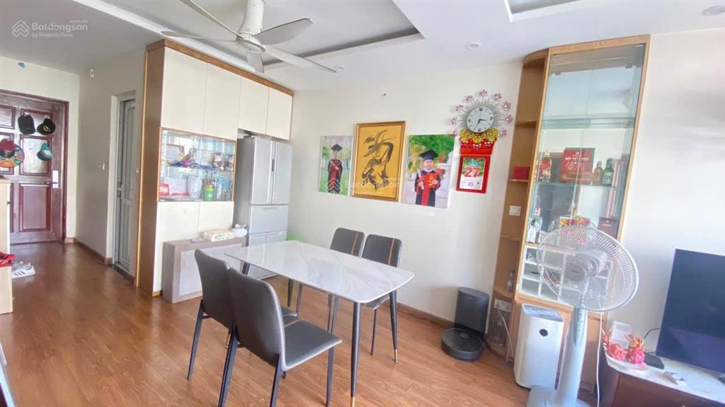 Chính chủ bán căn 2n2vs, 66m2 tòa gemek 2  căn đẹp view vinsmart giá nhỉnh 4 tỷ