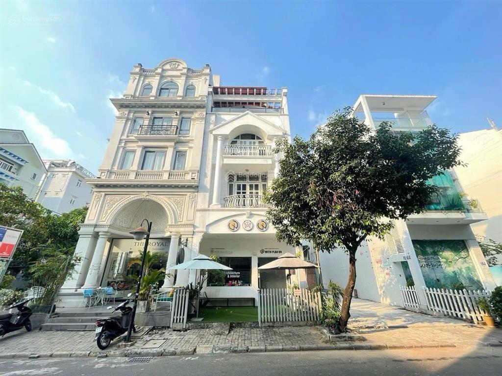 Bán nhà phố hưng gia  hưng phước  phú mỹ hưng giá tốt có thang máy